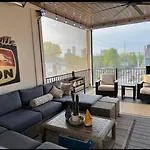 Beautiful Home In The Heart Of Nashville