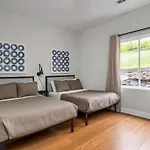 Side-by-side Homes With Hot Tubs - Sleeps Over 20 Guests *