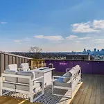Side By Side Era - Hot Tubs - Rooftop Views *
