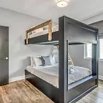 Holiday home Two Large Homes Minutes To Downtown Nashville