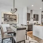 Two Large Homes Minutes To Downtown Holiday home Nashville