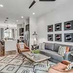 Two Large Homes Minutes To Downtown Holiday home Nashville