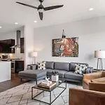 Two Large Homes Minutes To Downtown Holiday home