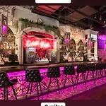 Boots On Broadway In Downtown With Parking, Pool, Gym Apartment Nashville