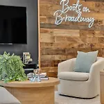 Apartment Boots On Broadway In Downtown With Parking, Pool, Gym Nashville