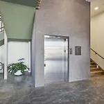Luxury E Nash 1 Bed 1 Bath Rooftop Access Parking 30 Or More Days By Skyrun Nashville