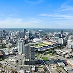 The Rhythm And Rooftop Penthouse Walk To Broadway With Pool And Amazing Views