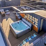 4 Rooftop Decks 4 Hot Tubs Game & Sauna *