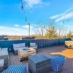 4 Rooftop Decks 4 Hot Tubs Game & Sauna Nashville