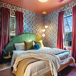 The Crescendo - On Music Row Apartment *