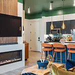 The Crescendo - On Music Row Apartment