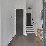 Large Home With Rooftop And Views Sleeps 12