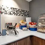 Alexis Inn And Suites Hotel