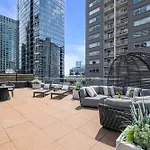 Skyline Suite With Penthouse & Rooftop Deck 6Br By Maddox Hotel