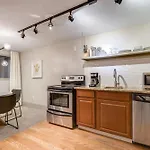 Charming Stay For 4 In Family Dt Walk To Broadway