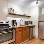 Holiday home Charming For 4 In Family Dt Walk To Broadway Nashville