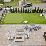 Holiday home 2mi Downtown Hot Tub Balcony 4 King Beds