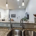 Holiday home Centennial Park Near Broadway Sleeps 4 *