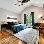 Nell's Haven Two Miles To Downtown & Broadway Holiday home