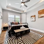 Nell's Haven Two Miles To Downtown & Broadway Holiday home Nashville