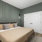 With Free Parking, 3 Miles Downtown, Near Restaurants Nashville