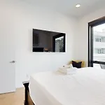 Apartment Illume 319 *