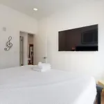 Illume 319 Apartment