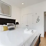 Apartment Illume 319