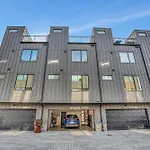 Nashville Group Getaway - 2 Homes Rooftops 28