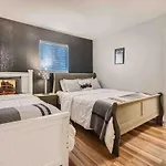 Uncork And Unwind Free Parking Pool Walk To Broadway!