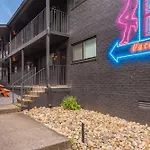 Trendy Apt On Music Row Walk To Dozens Of Bars