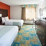 La Quinta By Wyndham Airport Hotel