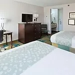 Hotel La Quinta By Wyndham Airport