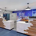La Quinta By Wyndham Airport Hotel 3*