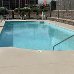 Hotel La Quinta By Wyndham Airport 3*