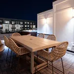 Luxe 4br Retreat With Hot Tub & Skyline Deck Holiday home *