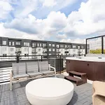 Luxe 4br Retreat With Hot Tub & Skyline Deck *