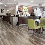 La Quinta By Wyndham South Hotel