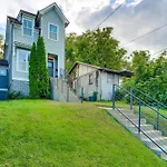 Walk To 12 South Getaway With Outdoor Dining!