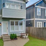 Walk To 12 South Getaway With Outdoor Dining!