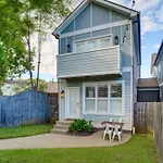 Walk To 12 South Getaway With Outdoor Dining!