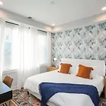 2 Side By Side Homes With Rooftops Holiday home Nashville
