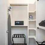 Holiday home 2 Side By Side Homes With Rooftops *