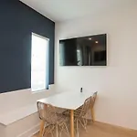 Holiday home 2 Side By Side Homes With Rooftops *