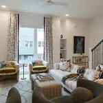 Cumberland Social I Rooftop Hot Tub!