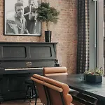 Starr Piano - Highball And Bellamy - 8 Bedroom Nashville