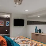 Starr Piano - Roxie And Carraway - 8 Bedrooms Nashville