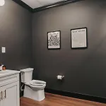 Starr Piano - Highball And Bellamy - 8 Bedroom Holiday home *