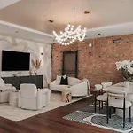 Starr Piano - Highball And Bellamy - 8 Bedroom Holiday home *