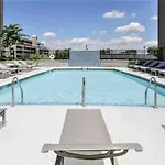 The Nash Luxe, Pool, Gym, Nightlife! Apartment *